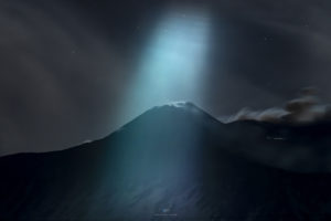 Alessia Scarso astrofotografa astrofotografia vulcano Etna raggi di luna
