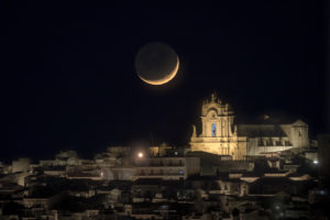 Astrofotografa Alessia Scarso astrofotografia Panorama Modica paesaggio notturno città barocca Unesco luna 4%