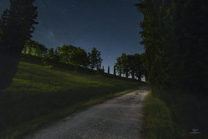 Astrofotografa Alessia Scarso astrofotografia strada sterrata cielo stellato paesaggio notturno